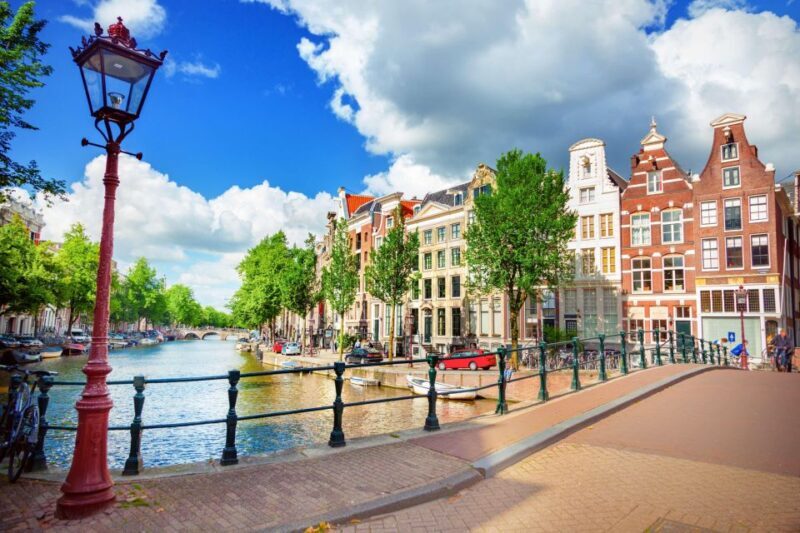 World War II in Amsterdam Private Guided Tour - Key Points