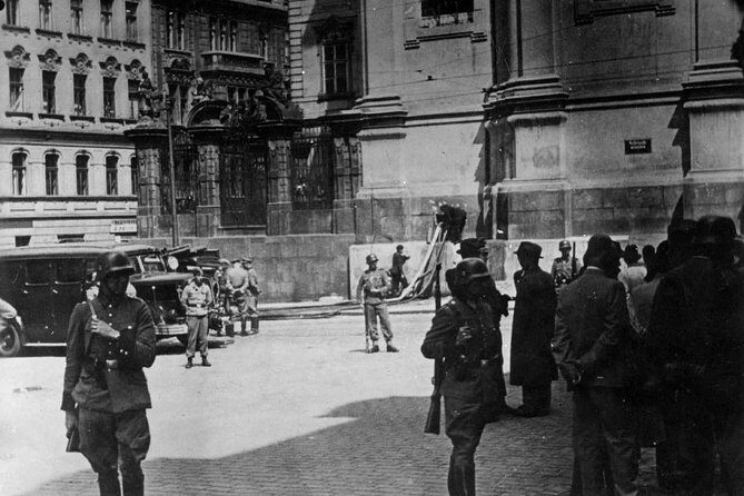 World War II Tour with a crypt - Who Should Consider This Tour?