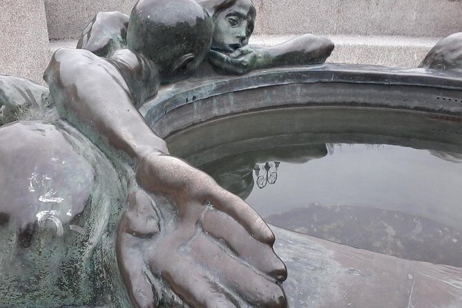 World War II Zagreb, Croatia between communists, fascists and "ordinary" people - Key Points: