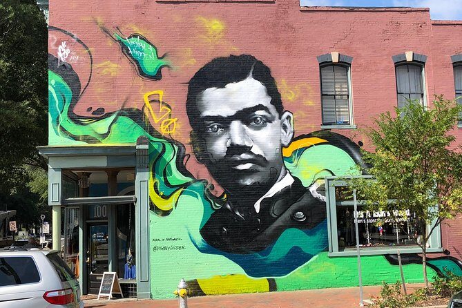 Would I Lie To You? Mural Walks - A Walk Through the Murals: What to Expect