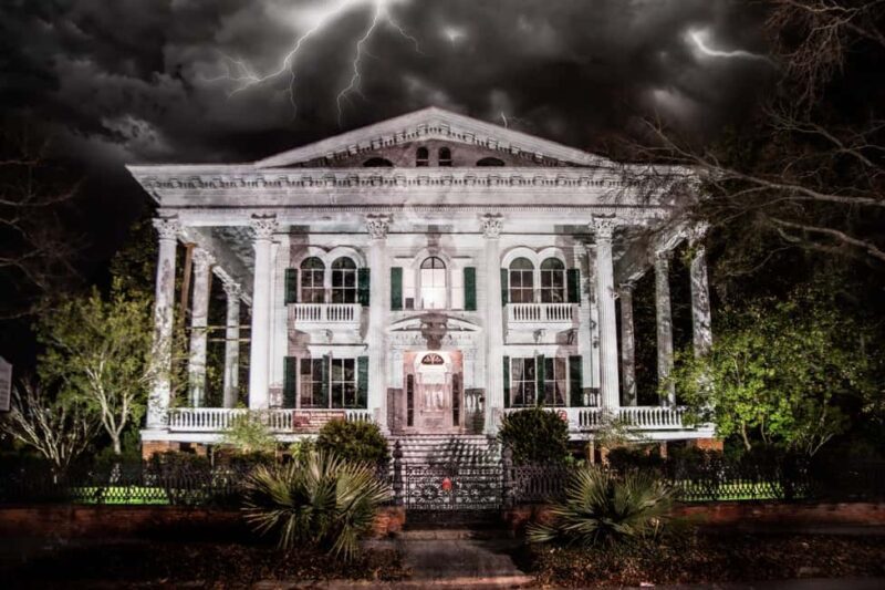 Wraiths & Wicked Whispers: Wilmington Ghost Tour - A Closer Look at Wilmington’s Haunted Highlights