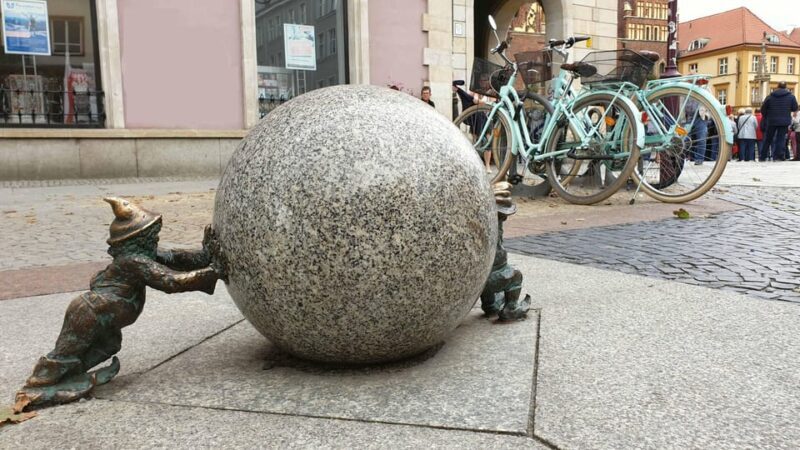 Wrocaw: Following the dwarfs'. See the city differently! 2h - The Experience: Exploring Wrocław with Dwarves