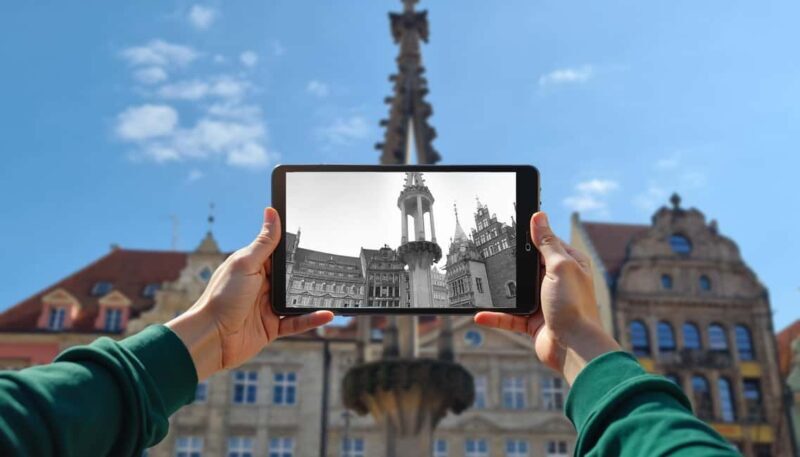 Wrocaw: Historical Tour with Tablets and Guide - Exploring Wrocław’s Past in a Modern Way