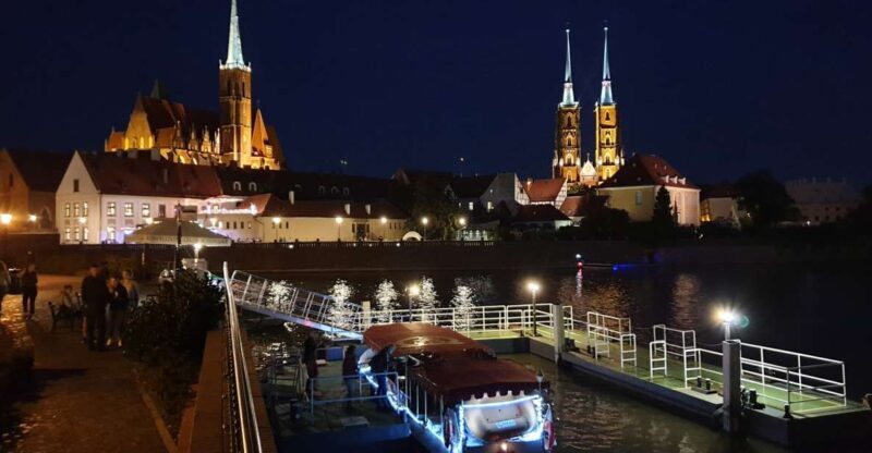 Wrocaw: Old City Night Walk and Gondola Ride - Key Points