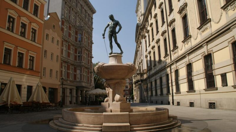 Wroclaw: 2-Hour Private E-Bus Tour for small groups/4 places - Who Should Consider This Tour?