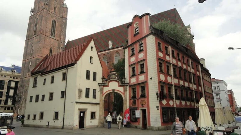 Wroclaw: Old Town, Ostrów Tumski, and Dwarves Guided Tour - What to Expect from the Tour