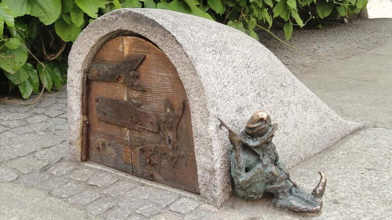 Wroclaw: Old Town, Ostrów Tumski, and Dwarves Guided Tour - The Value of the Experience