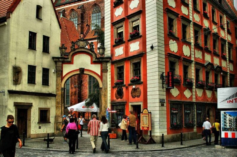 Wroclaw: Secrets of Wroclaw Walking Tour (2 hours) - The Experience in Context