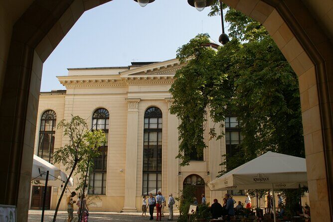 Wroclaw tour with e-bus, 2 h (English guide) group 1-4 people. - FAQs