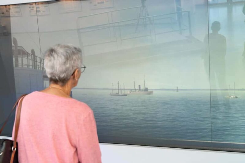 WWII Bombing of Darwin & Royal Flying Doctor Service - The Aircraft and Additional Features