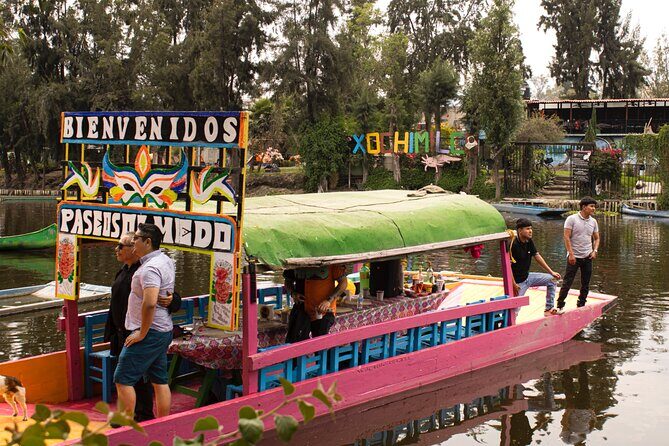 Xochimilco BOAT LIGHT PARTY WITH 1 DRINK AND 4 TAQUITOES + 18 - Who Is This Tour Best For?
