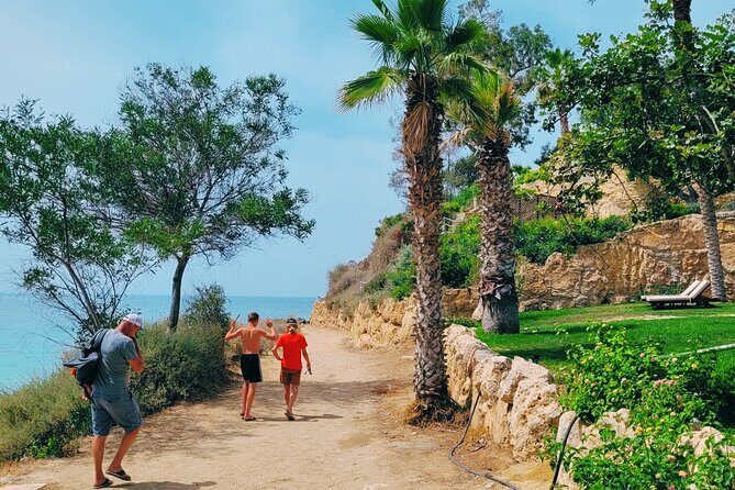 XploreMe! - Coral Bay Scavenger Hunt Outdoor Activity - Who Will Love This?