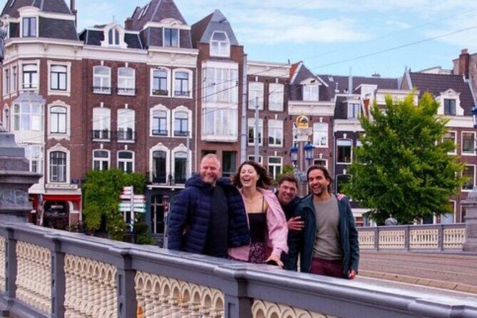 Xtracold Icebar Amsterdam & 1-Hour Canal Cruise - FAQ