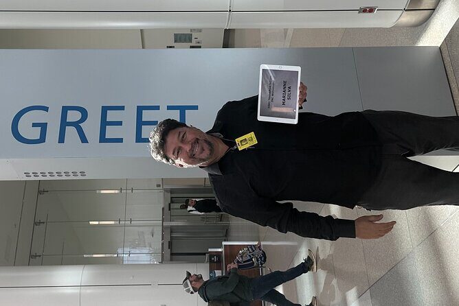 XXL-BLACK SUV MCO Airport Transportation TO/FROM DISNEY HOTELS - Key Points