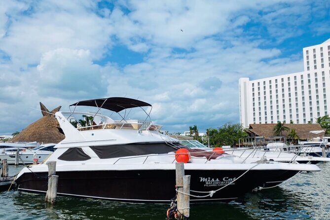 Yacht 48ft Rental in Cancun for up to 15 people - Who Will Love This Tour?