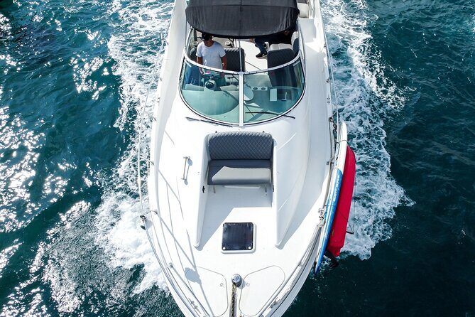 Yacht Carver - Luxury Private Yacht Tour - A Closer Look at the Yacht Carver Experience