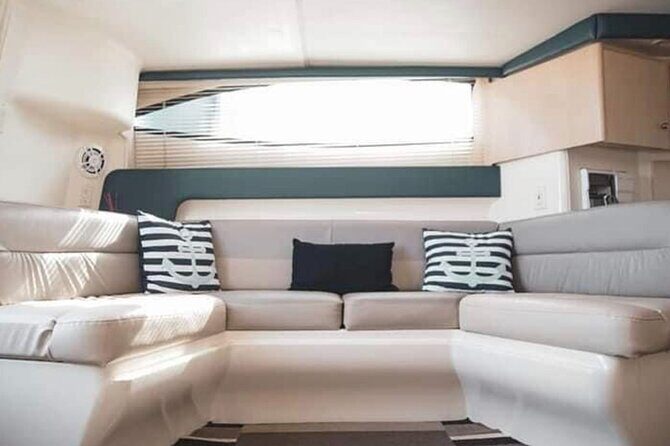 Yacht Carver - Luxury Private Yacht Tour - Who Might Not Find It Perfect?