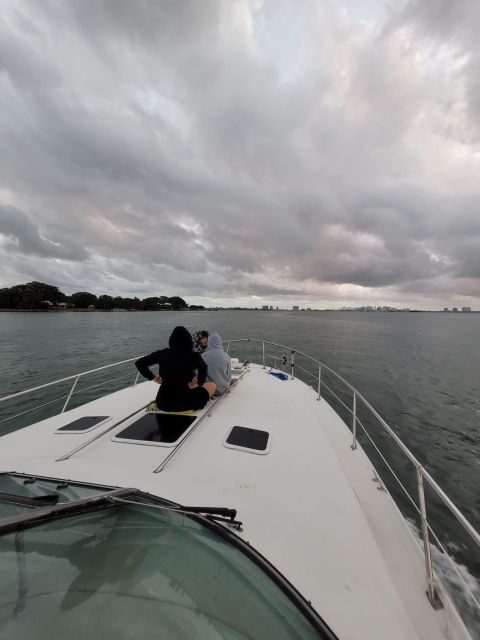 Yacht cruise Biscayne Bay, Miami Beach and Sand bar. 42Ft - Who Should Consider This Tour?