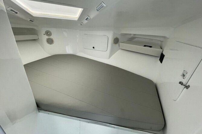 Yacht experience in Cancun: cruise, swim and sunset views - The Experience on the Water: What to Expect