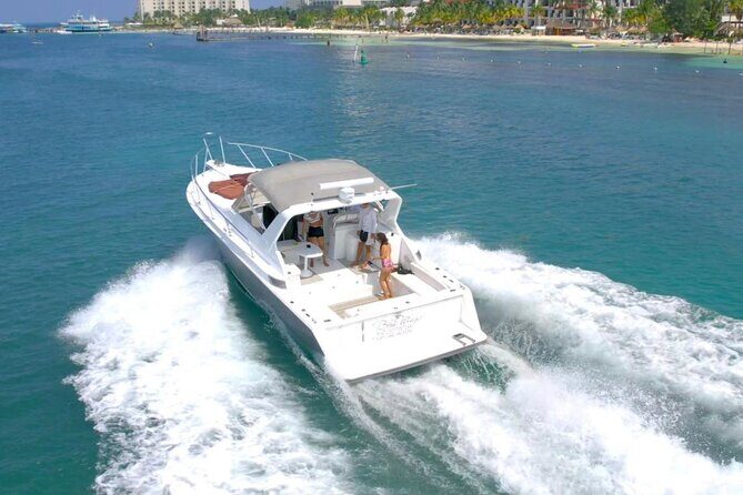 Yacht experience in Cancun: cruise, swim and sunset views - The Views and Atmosphere