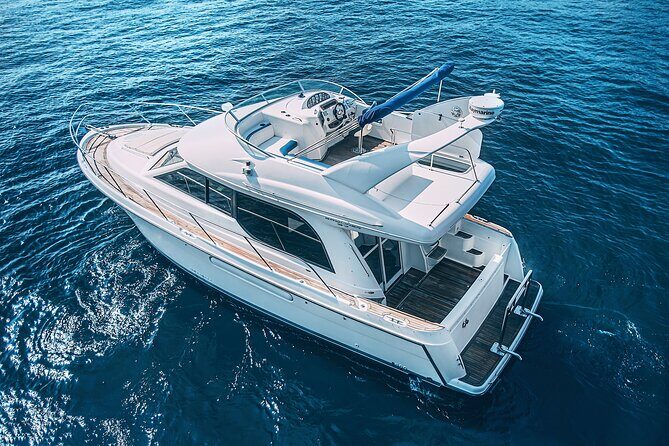 Yacht Meridian 40FT Best Private Rental in Cancun - The Yacht Experience: What You Can Expect