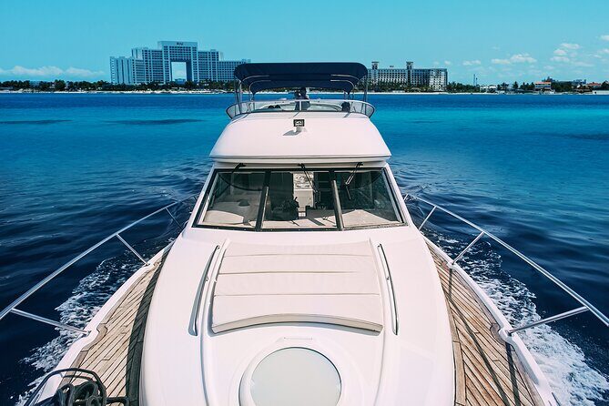 Yacht Meridian 40FT Best Private Rental in Cancun - Authentic Perspectives from Travelers