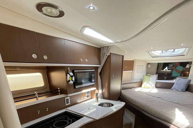 Yacht party cruise in St. Petersburg to Shell Key - FAQ