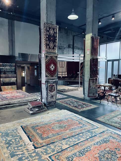 Yerevan: Highlights and Culture Walking Tour with tastings - Tasting and Relaxing