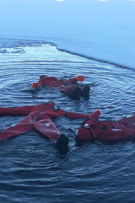 Ylläs: Lake Ylläsjärvi Ice-Floating Experience - The Bottom Line — Who Should Consider This Tour?