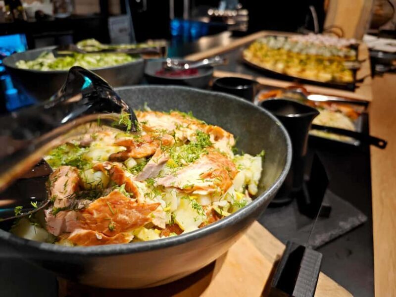 Ylläs: Northern Lights Dinner with Snowcat Ride - An In-Depth Look at the Experience