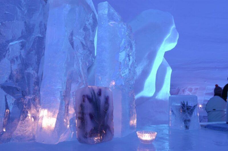 Ylläs: Snowmobile Tour to Arctic Snow Village & Snack - FAQ