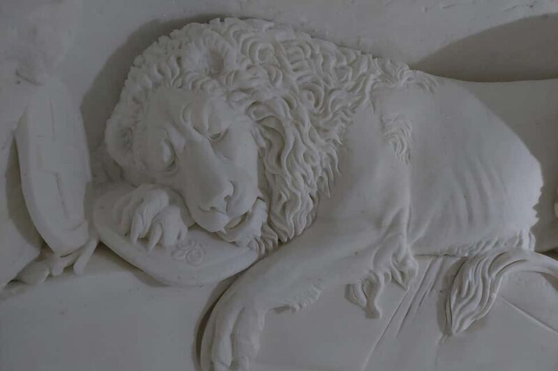 Ylläs: SnowVillage Ice Hotel Guided Tour with Transfer - What to Expect from the Tour