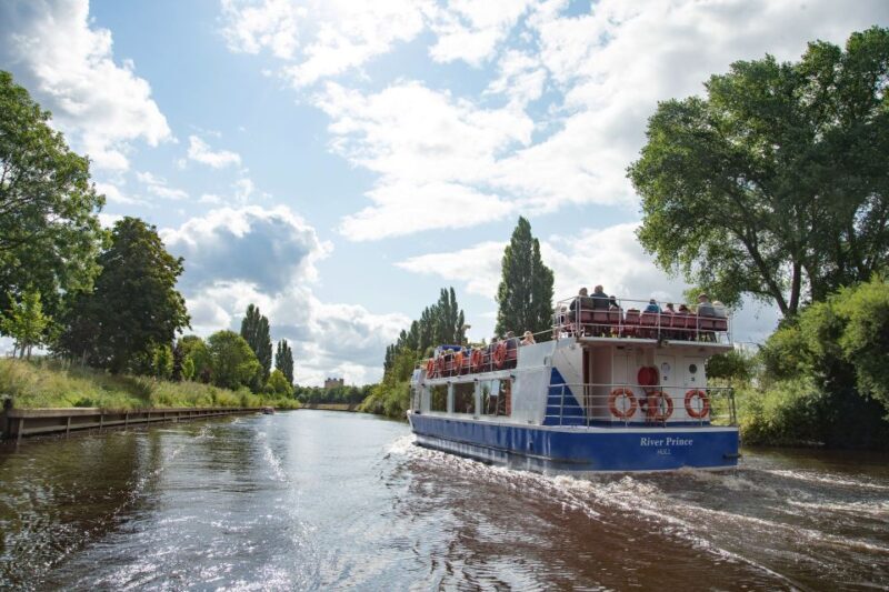 York: Daytime Sightseeing Boat Cruise with Live Commentary - FAQs