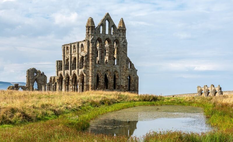 York & North Yorkshire Moors: Online Travel Guide - Coastal Charm and Seaside Adventures