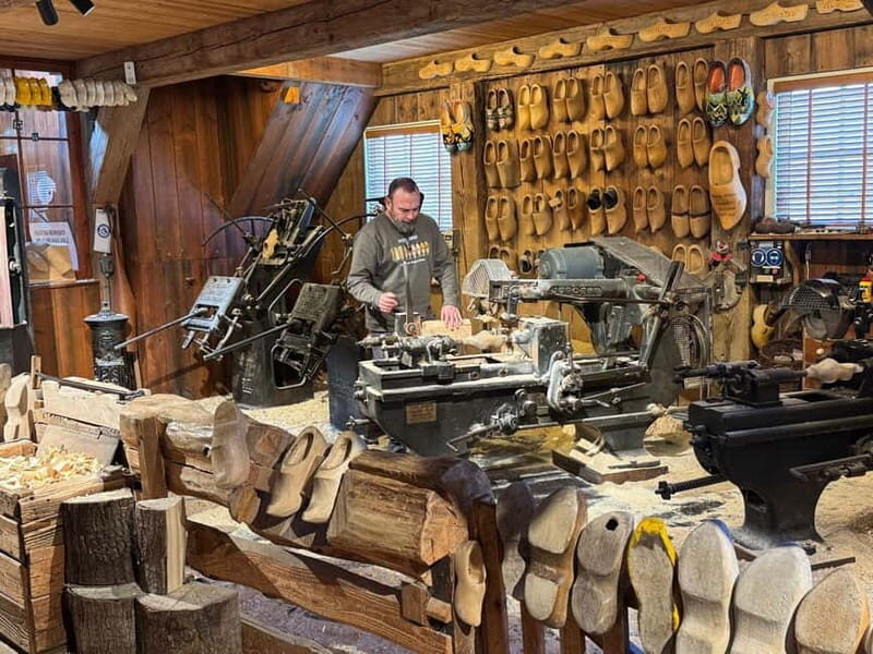 Zaanse Schans and Giethoorn Private Tour + 1-Hr Canal Cruise - FAQ