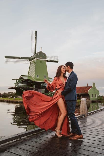 Zaanse Schans: Photoshoot Near Amsterdam with Windmills - Stepping Into the World of Zaanse Schans: What to Expect from the Photoshoot