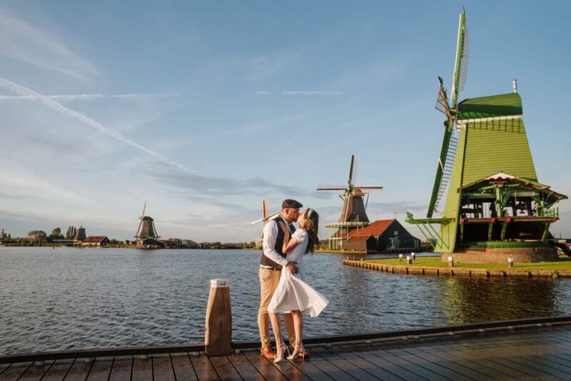 Zaanse Schans: Photoshoot Near Amsterdam with Windmills - Who Should Consider This?