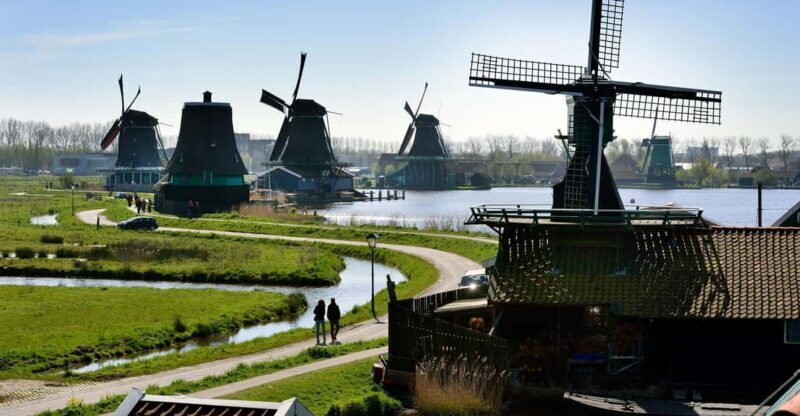 Zaanse Schans: Windmill & Museum Entry Ticket w/ Audio Guide - Discovering Zaanse Schans: Windmills & Museums with an Audio Guide