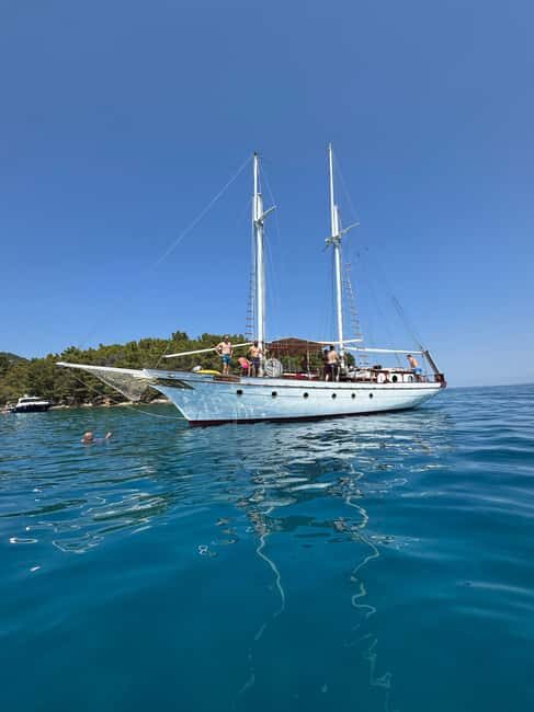 Zadar: Cruise aboard an Authentic Wooden Boat with Drinks - The Experience on Board