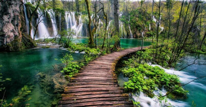 Zadar: Plitvice Lakes Guided Day Tour with Tickets - Key Points