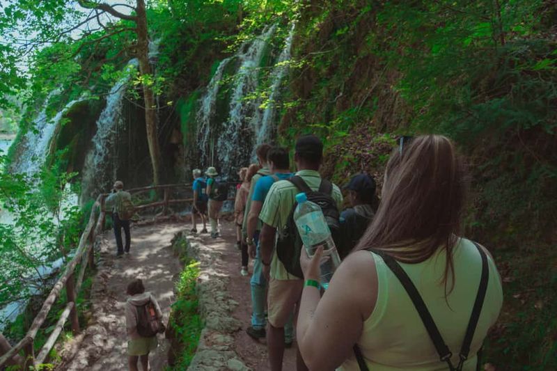 Zadar: Plitvice Lakes Guided Day Tour with Tickets - How the guided route helps you beat the chaos