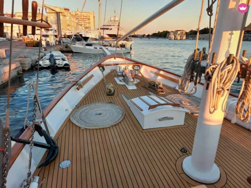 Zadar: Wooden Boat half day Adventure with drinks - The Social and Practical Aspects