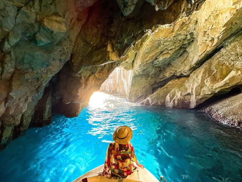 Zakinthos: Shipwreck Beach and Blue Caves Land and Sea Tour - Makris Gialos and the Rocky Shore Photo Break