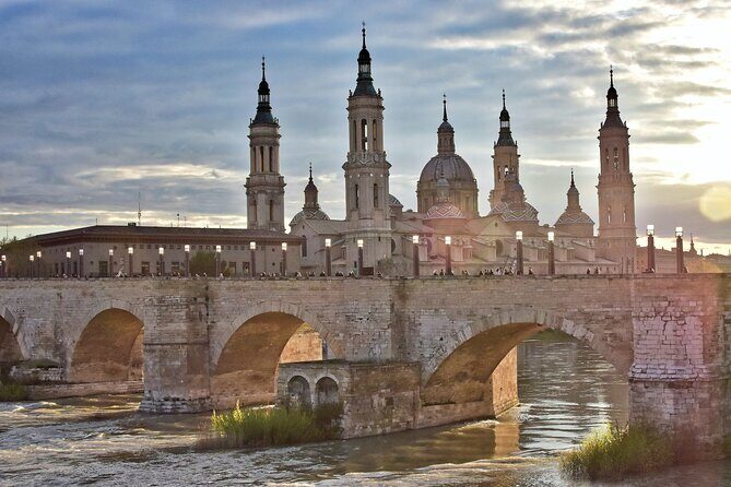 Zaragoza: Private Tour with a Local Guide - The Guide Experience: Knowledgeable, Friendly, and Passionate