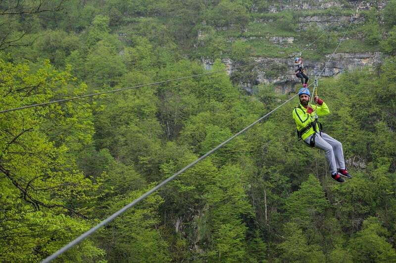 Zip-line outdoor adventure the ultimate experience - What to expect from this zip-lining adventure