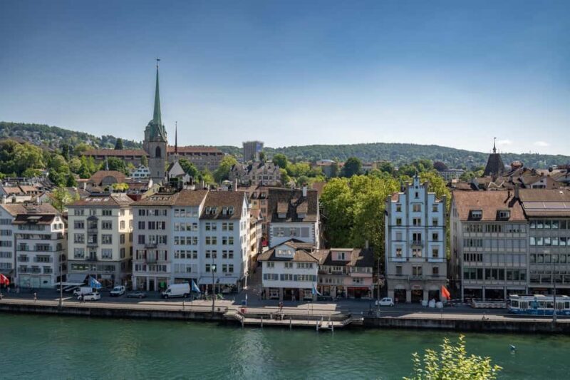 Zurich: 360° City Walk Tour Including Hidden Spots - The Guide Experience & Personal Touch