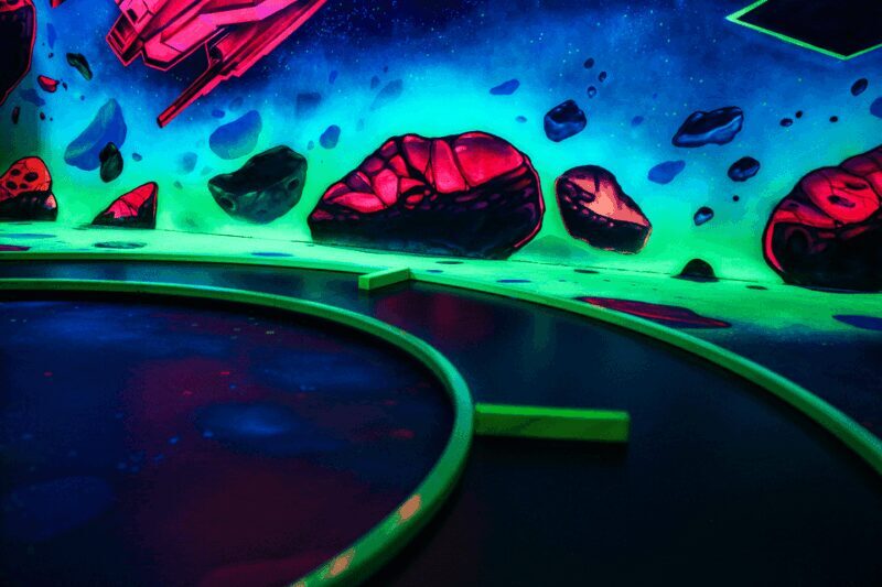 Zurich: Black Light Galaxy Minigolf - What Makes This Experience Special?
