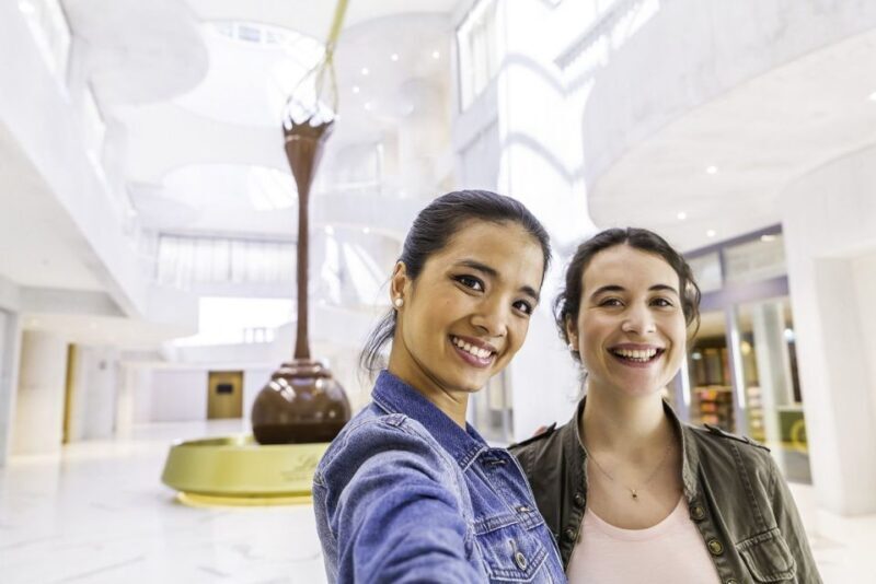 Zürich: City Tour, Cruise, and Lindt Home of Chocolate Visit - A Complete Look at the Zurich Tour