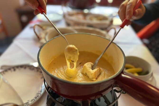 Zurich Food Tour with 10 Local Delicacies, Cheeses & Chocolates - What you actually eat and drink: the tasting lineup