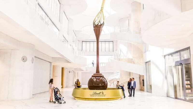 Zurich Walking Tour: Switzerland Heart - Marveling at Fraumünster and Its Chagall Windows